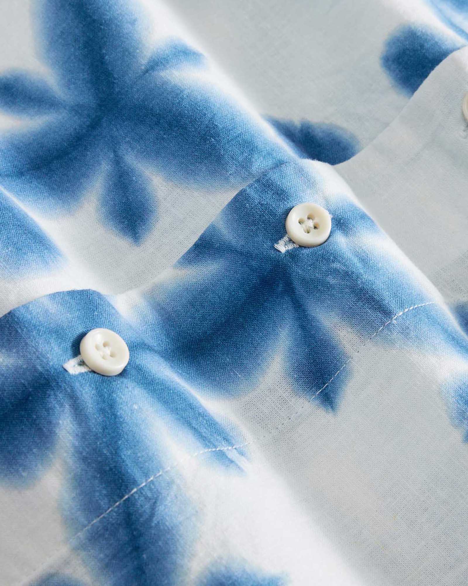 The Davis Shirt in Vintage White Fractal
