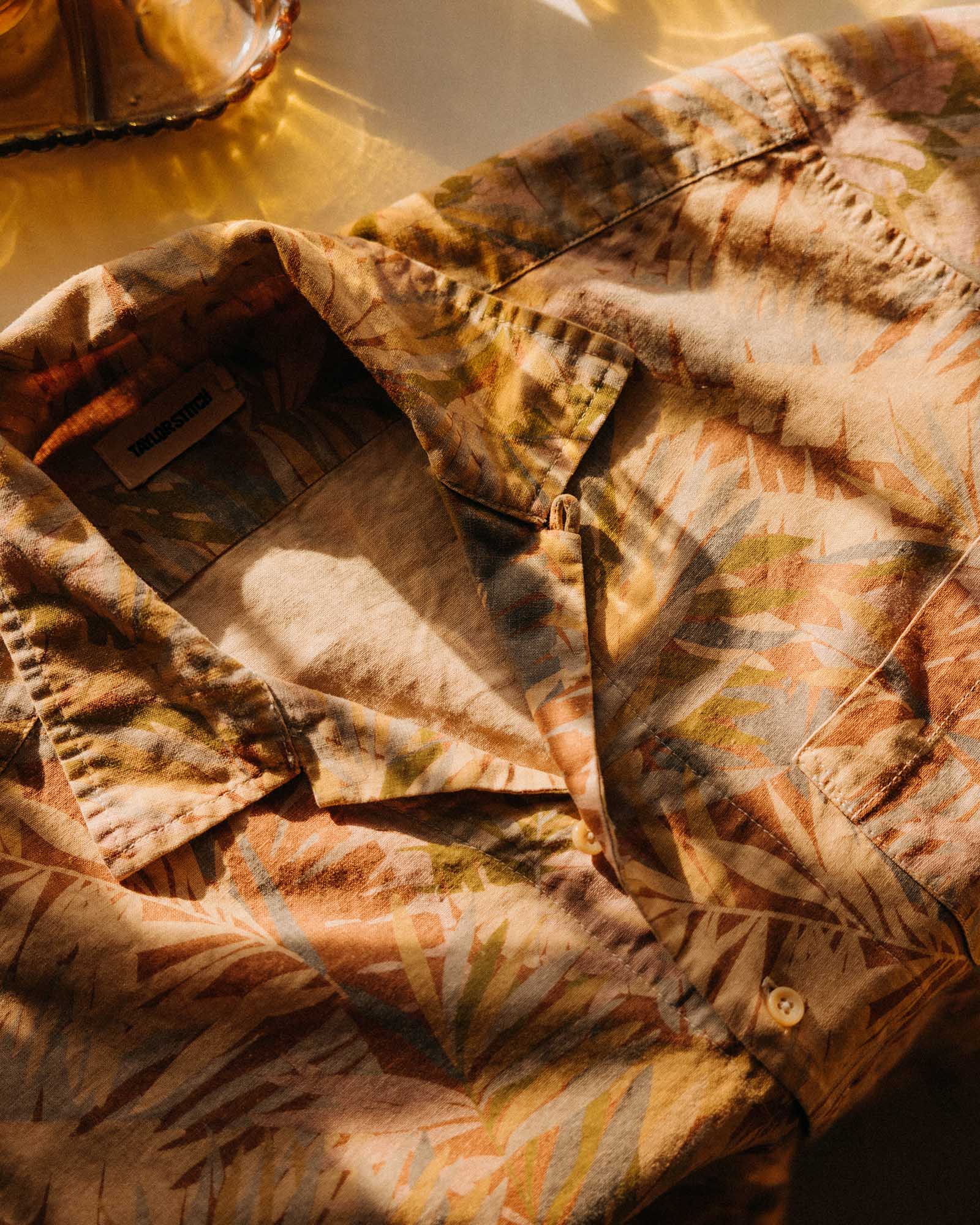 The Hawthorne Shirt in Tea Desert Palm